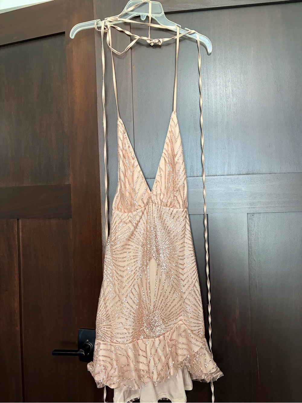 Sleeveless V-Neck Embellished Pink Cocktail Dress